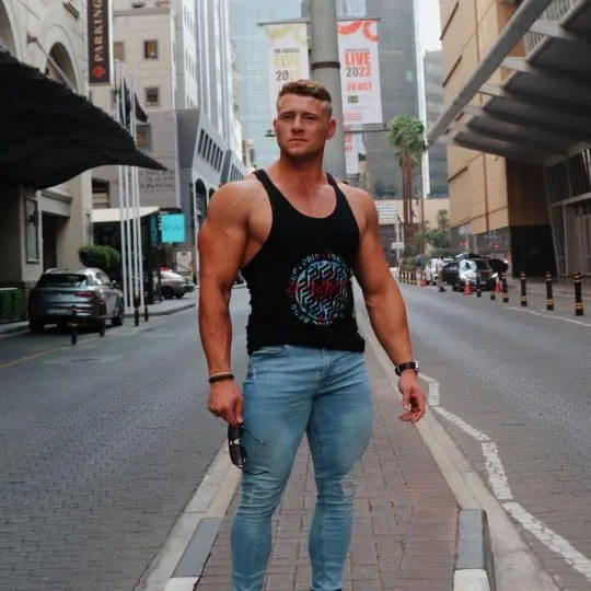T-Stringer Colourful Grungy Logo - Black