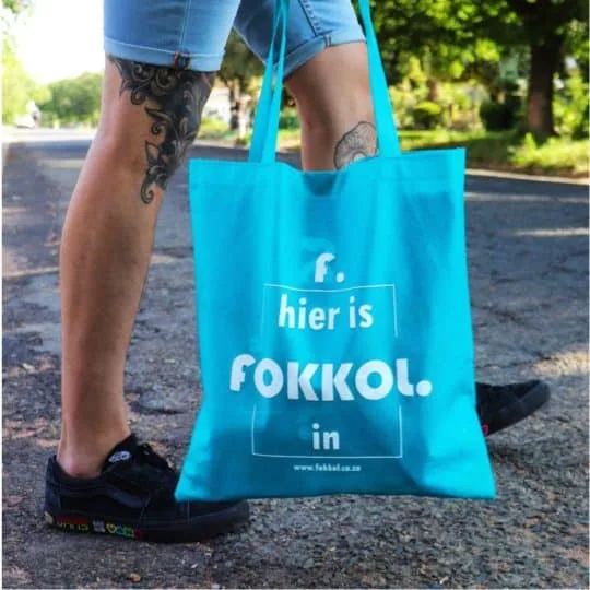 "Hier is fOKKOL in" Bag