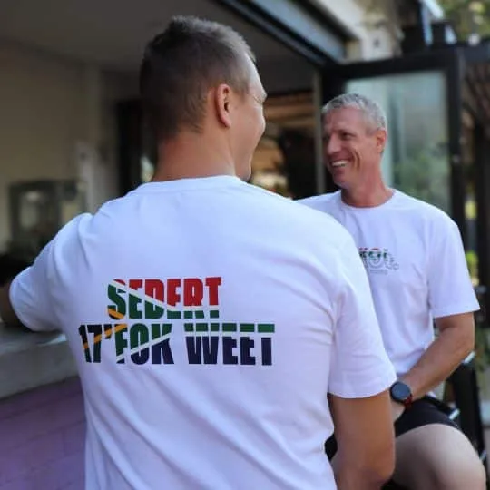 "Trots Sedert 17 Fok Weet" Unisex T-Shirt - White